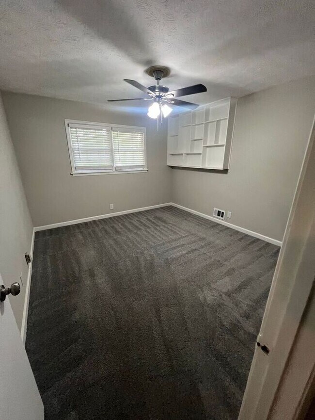 Building Photo - Beautiful cozy 3 bedroom ranch home!