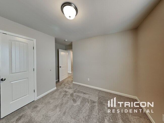 Building Photo - 2035 Neill Ln