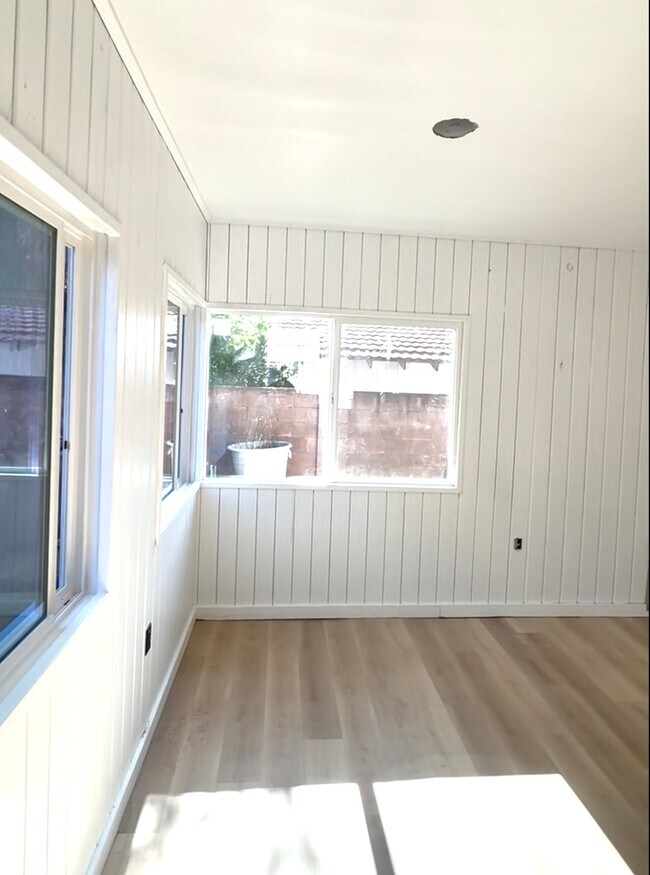 Building Photo - 8701 El Chapul Way