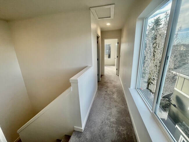 Building Photo - NEWLY REDUCE PRICE on this Modern 3BR Town...