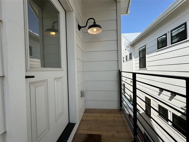 Building Photo - 3509 Cepeda St