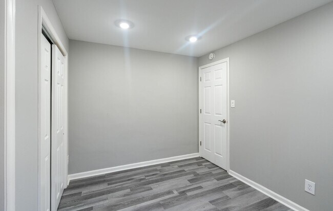 Building Photo - 2136 S 17th St