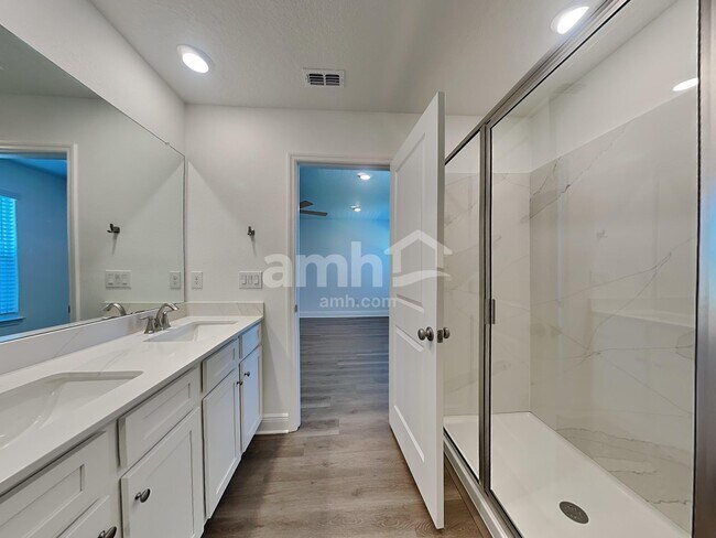 Building Photo - 6543 Atlantic Bch Ave