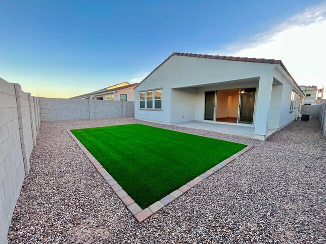 Building Photo - Single level, 4Bedrooms/3Bath TollBrother ...