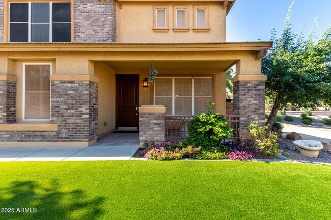 Building Photo - 6820 S 42nd Ln