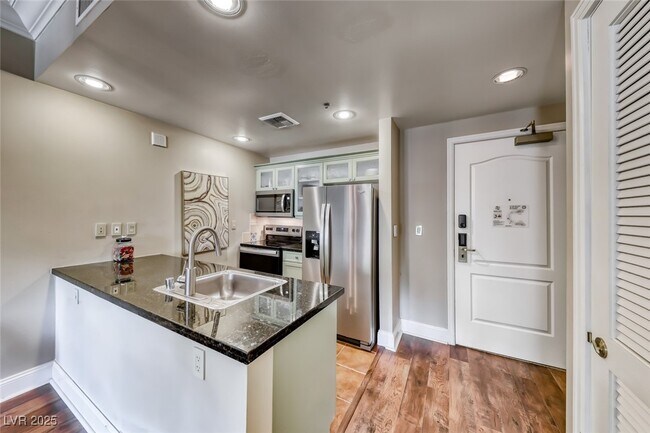 Building Photo - 30 Strada Di Villaggio