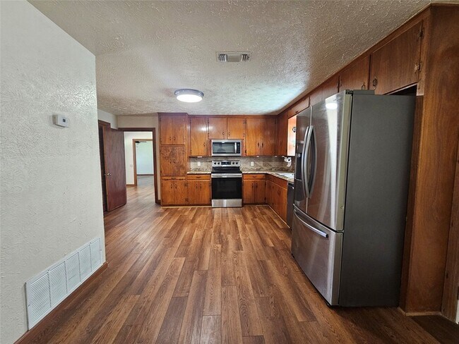 Building Photo - 2901 Ranger Hwy
