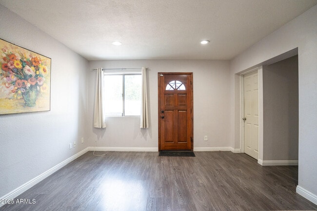 Building Photo - 3844 W Lupine Ave