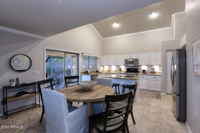 Building Photo - 10354 E Raintree Dr