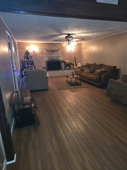 Building Photo - 2604 N M St