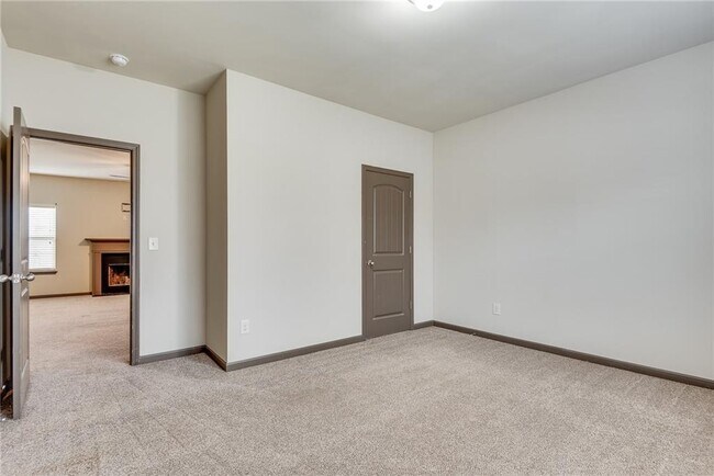 Building Photo - 4135 Whitfield Oak Way NE