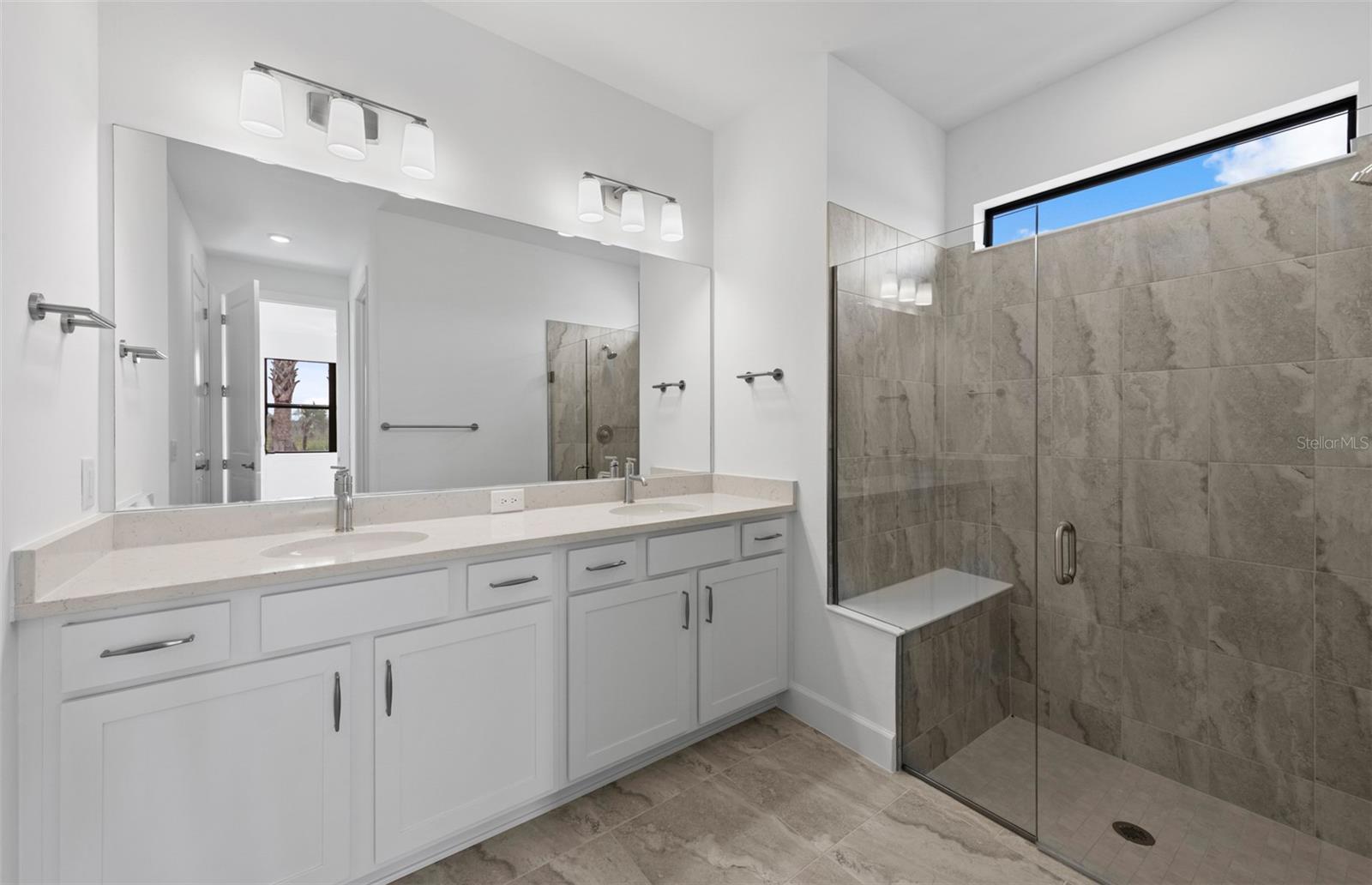 Primary bath - 18928 Indian Rock Pl