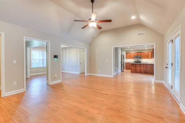 Building Photo - 1485 Round Rock Dr