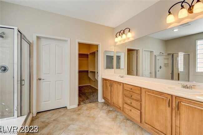 Building Photo - 2249 Canyonville Dr