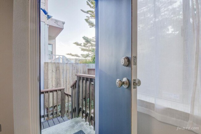 Building Photo - 465 35th Ave