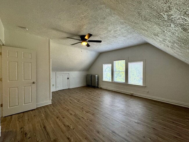 Building Photo - 301 W McMillan St