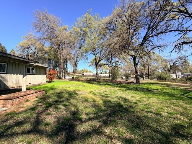 Building Photo - Just listed! Well maintained home in great location!