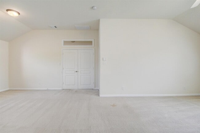 Building Photo - 9115 Memorial Valley Dr