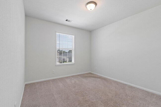 Building Photo - 5319 Rivers Edge Dr
