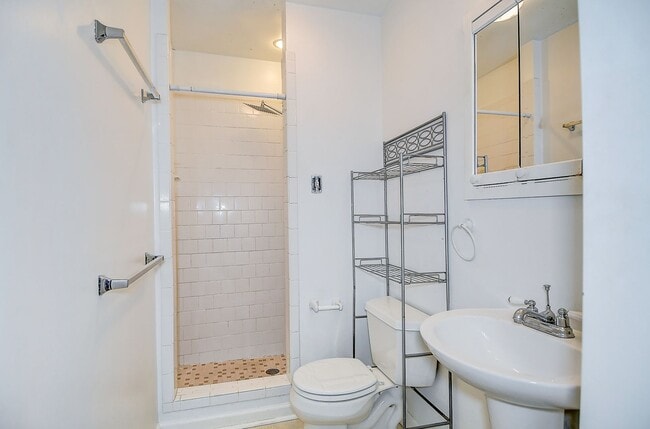 Building Photo - FOR RENT -  BRICK RANCH