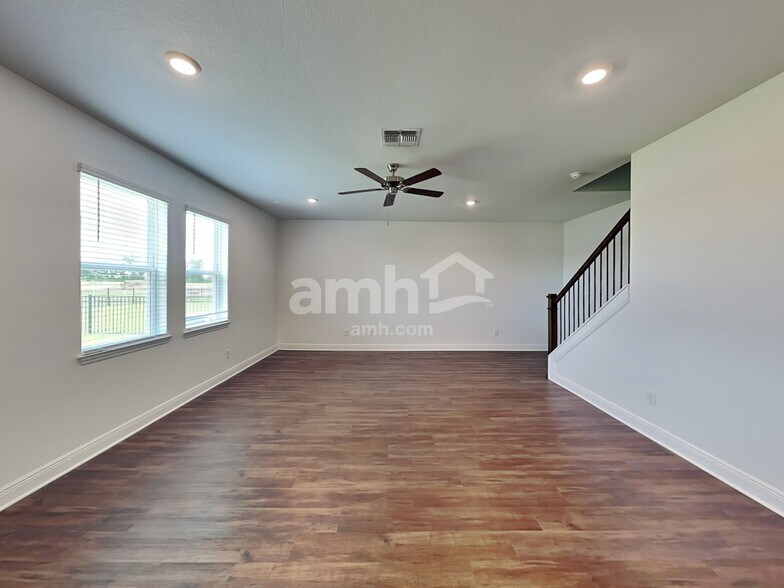 Building Photo - 14625 Cedar Ml Dr