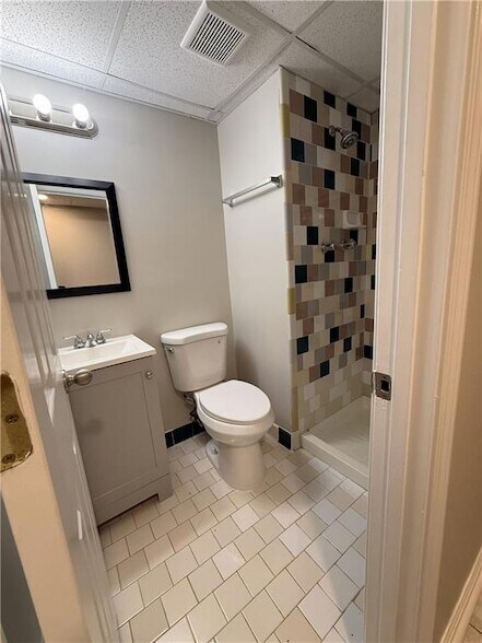 Building Photo - 3548 E Main St