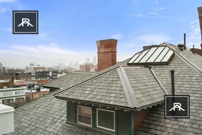 Building Photo - 3 bedroom in Brookline MA 02446