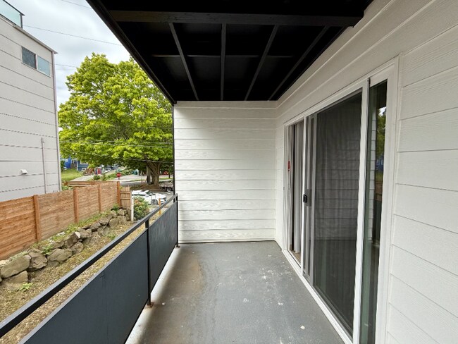 Building Photo - 1725 SW Barton St