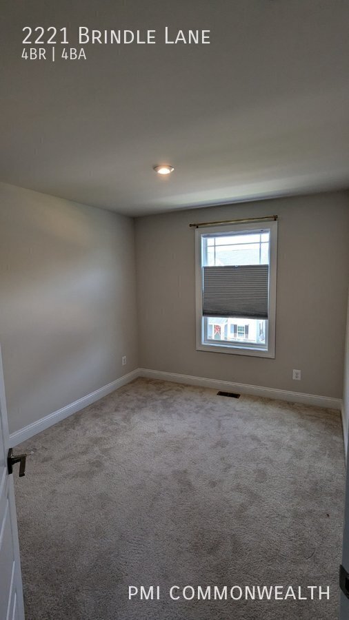 Building Photo - 4 Bed / 3.5 Bath Newly built Townhouse (Av...