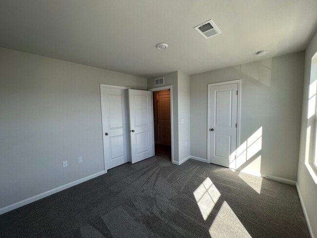 Building Photo - 714 Cormiche Ln