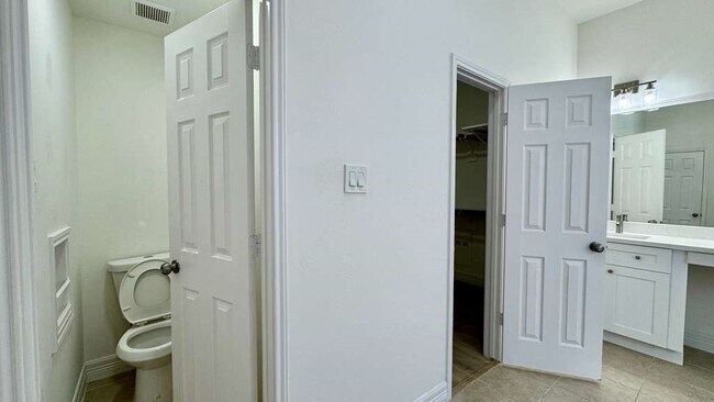 Building Photo - 7510 Golden Thistle Ln