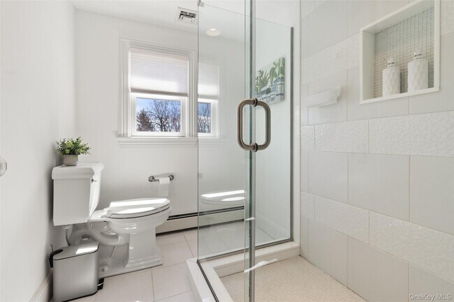 Building Photo - 20 Primrose St