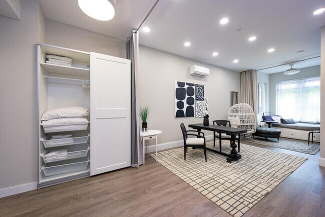 Building Photo - 1517 Corcoran St NW