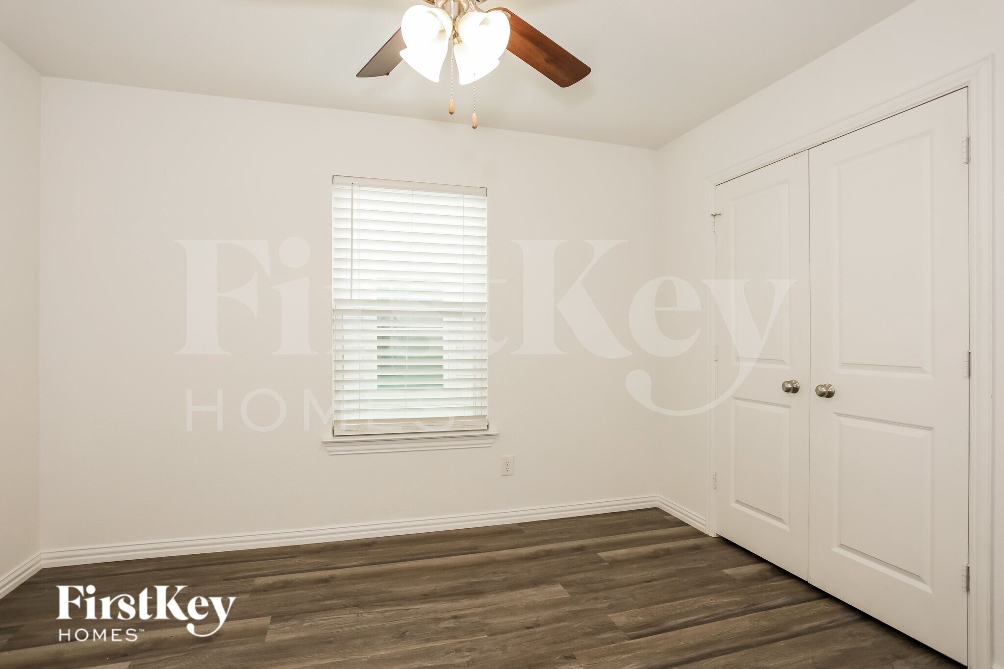 Building Photo - 7352 Parkside Pl Dr