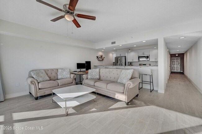 Building Photo - 1825 Riverside Dr