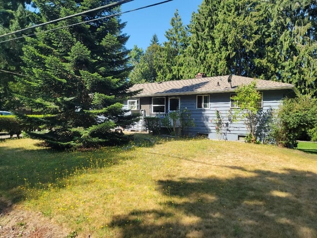 Building Photo - Central Kitsap Backyard Paradise!