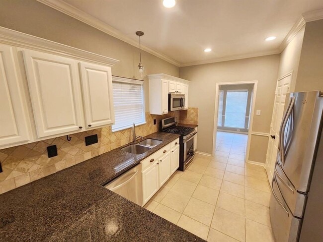 Building Photo - 16302 Flint Run Way