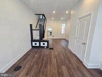 Building Photo - 2613 Oakford St