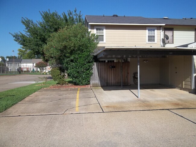 Building Photo - 10301 Loma Vista Dr