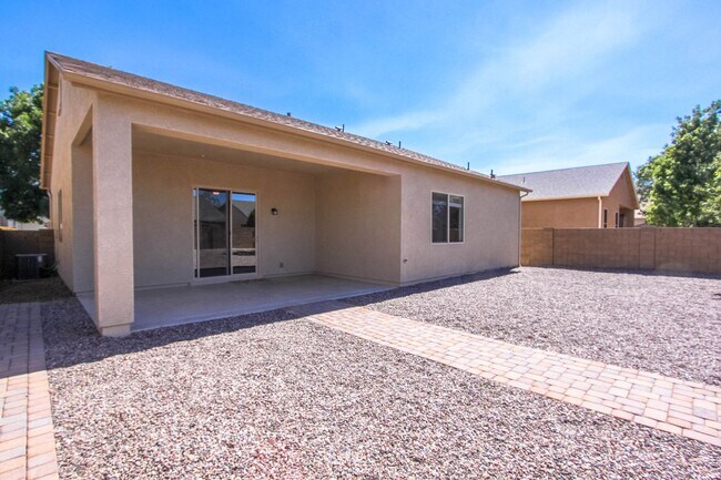 Building Photo - Three Bedroom Granville Home