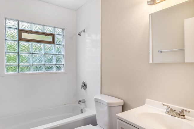 Building Photo - 240 W Newhall Ave