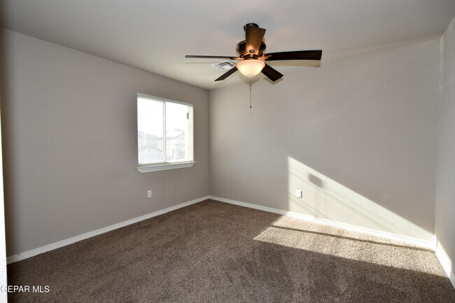 Building Photo - 300 Saltford Pl