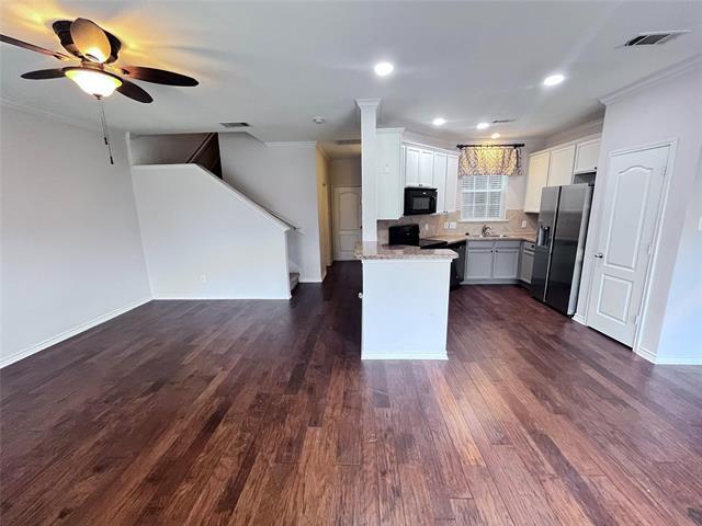 Building Photo - 5895 Clearwater Ct