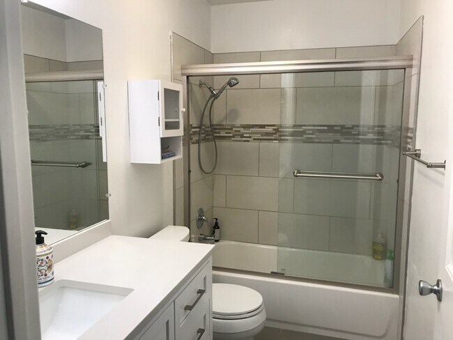 Bathroom - 8451 Mallorca Via