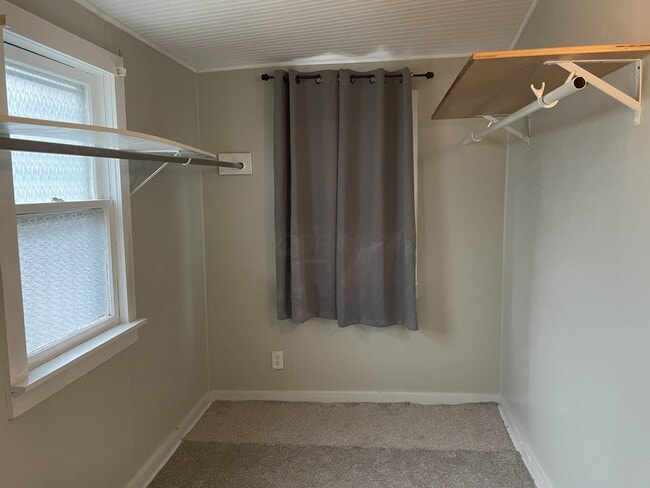 Building Photo - 266 W 8th St