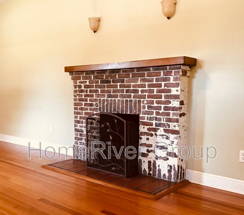 Building Photo - 1611 N 17th Ave