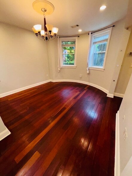 Building Photo - 106 E Brookline St