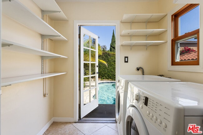 Building Photo - 1976 S Preuss Rd