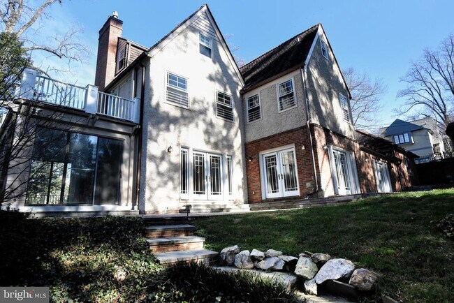 Primary Photo - 4900 Indian Ln NW