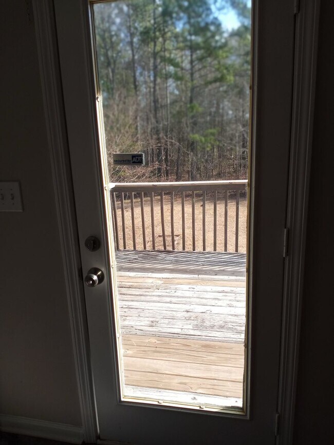 Building Photo - 3/2 with Large Bonus Room  - Split level home with large backyard